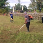 Pimpinan Anak Cabang Lembaga Dakwah Islam Indonesia (PAC LDII) Desa Mangunharjo kerja bhakti persiapan sholat idul adha di Lapangan Desa Mangunharjo