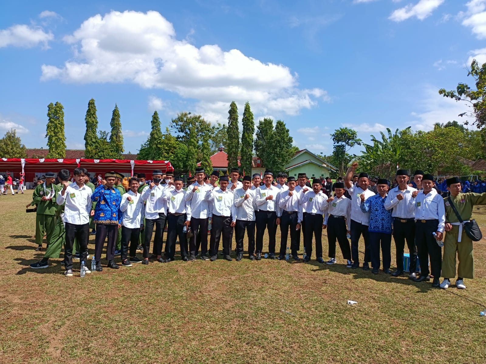 Pimpinan Cabang (PC) LDII Kecamatan Jatiroto mengikuti Upacara HUT Kemerdekaan ke-77