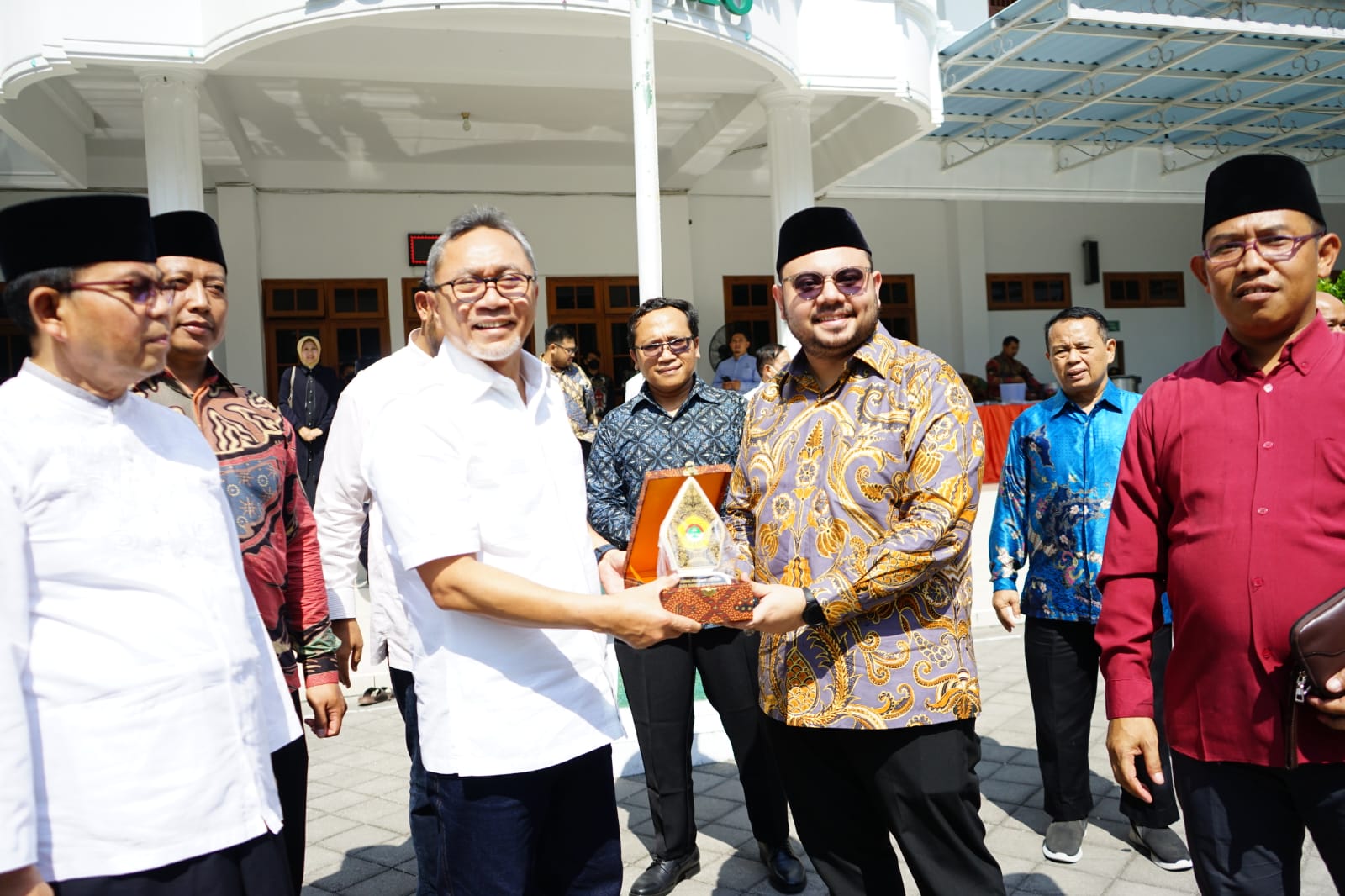Mendag Zulkifli Hasan Beri Motivasi Wirausaha Santri Ponpes Budi Utomo Solo