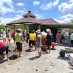 Warga Masjid Al-Barokah PAC Singodutan Gelar Kerja Bakti Pengecoran Lahan Parkir